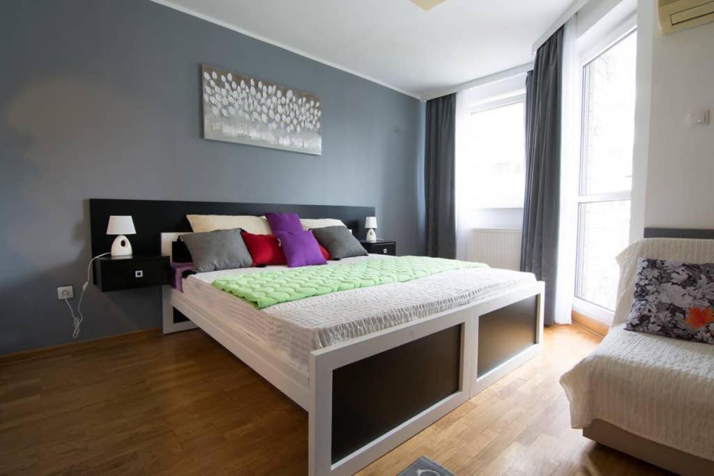 Maxim Apartment