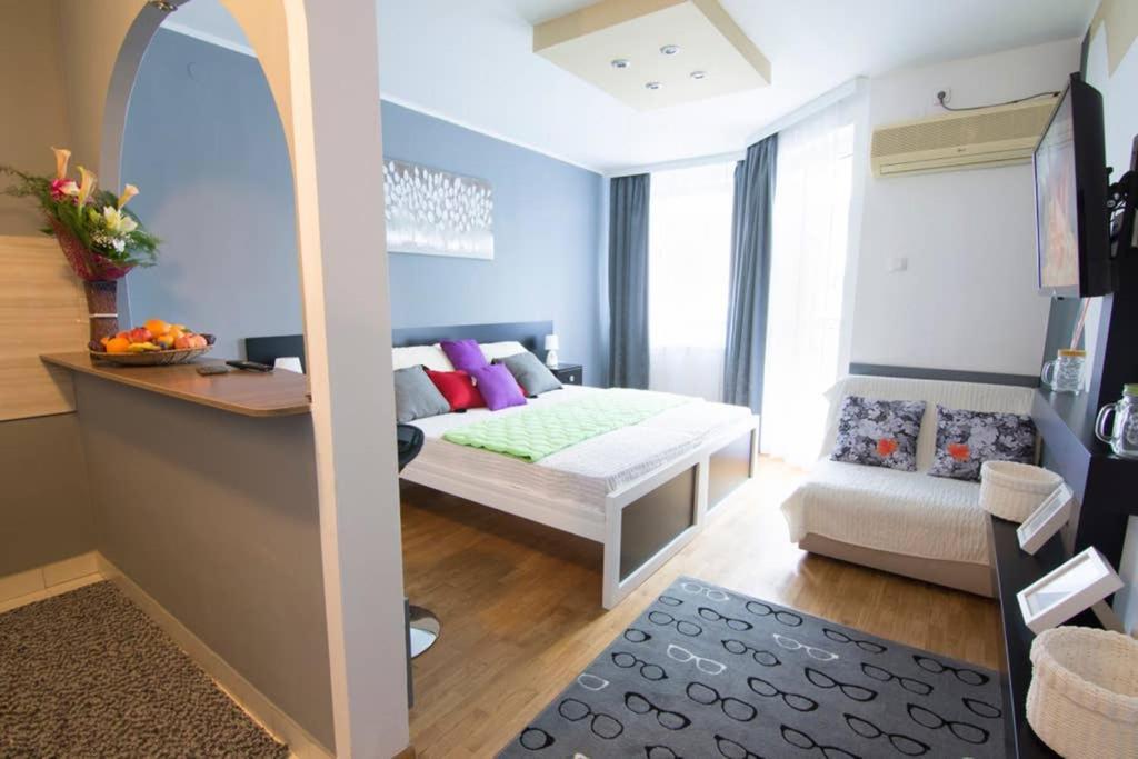 Maxim Apartment